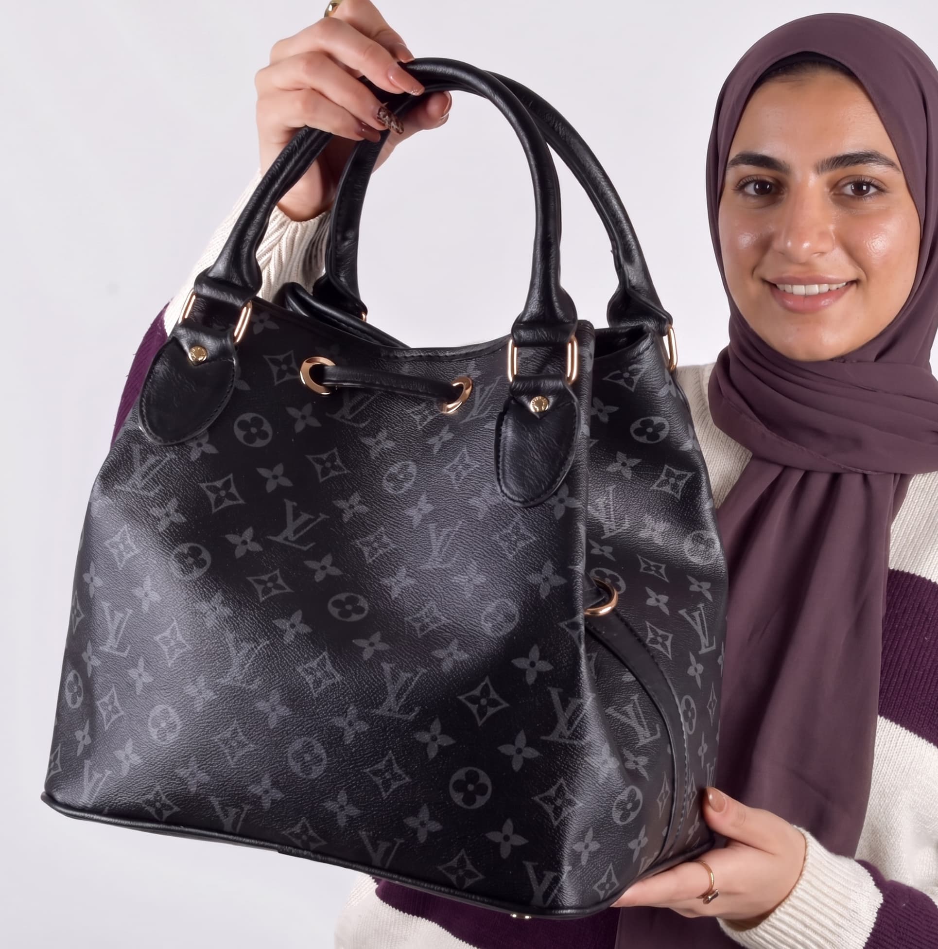 شنطة يد LV شداد - لوجو صغير